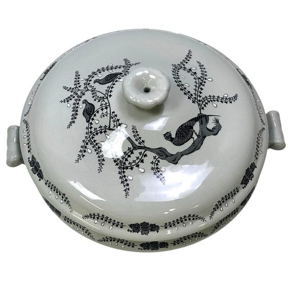 Wedgwood 1957-1964 Retired 'Partridge in a Pear Tree' 8.25" Covered Serving Dish - Picture 2 of 6